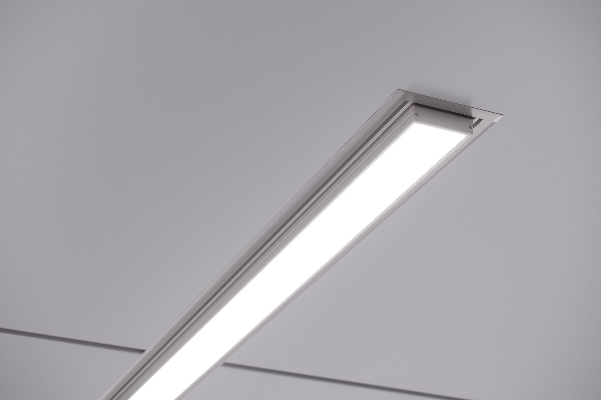 Profil LUMINES typ LARGO M3 czarny lakierowany 3 m