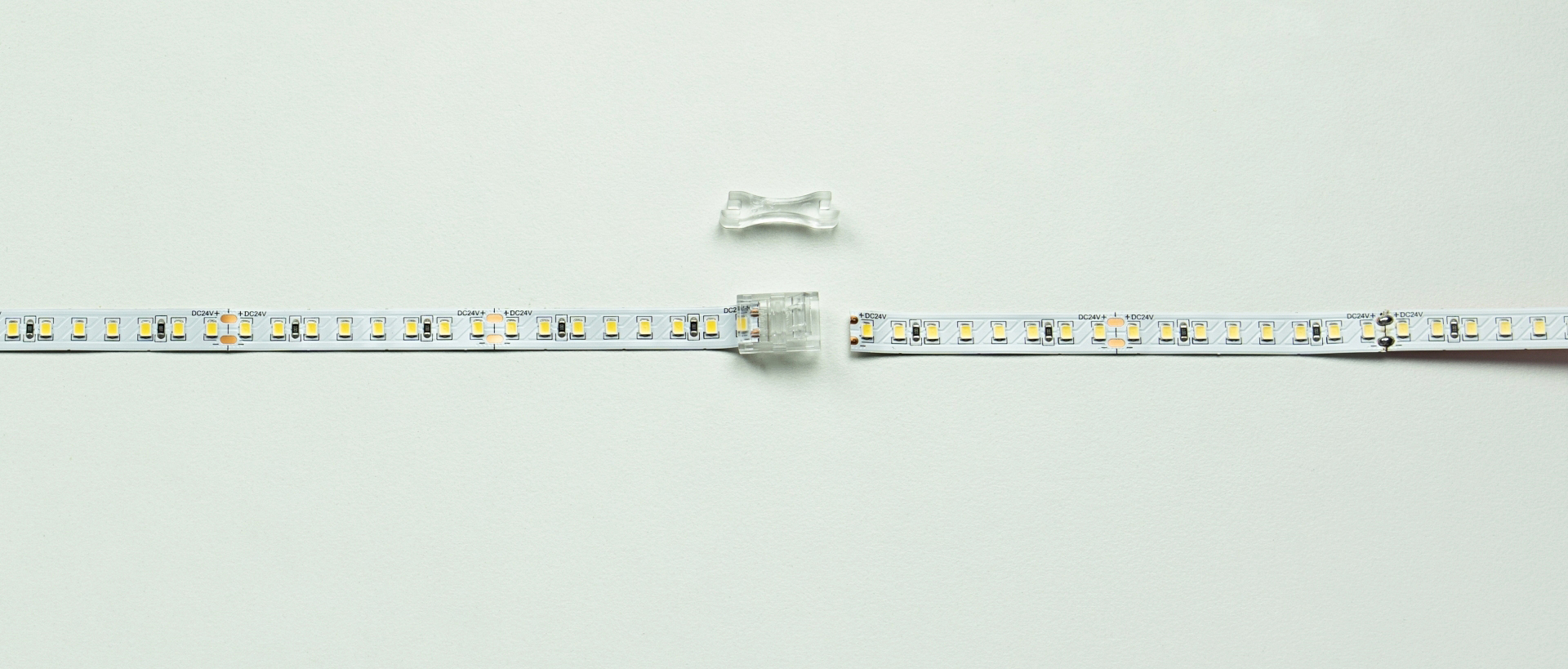 Rozłączenia taśm LED przy pomocy otwieracza do złącz